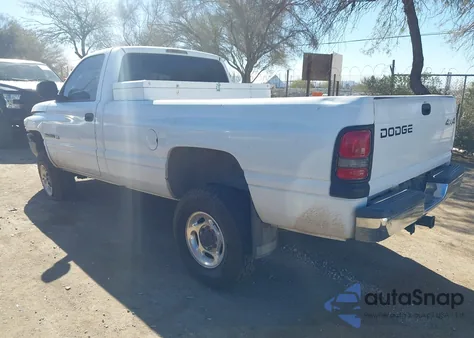 2001 Dodge Ram 2500 St z USA, uszkodzony, nr VIN 3B7KF26ZX1M537837